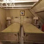 Location Meuble De Tourisme La Rose Des Fables 게스트하우스