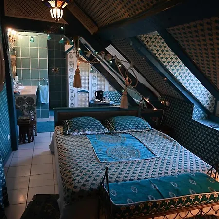 게스트하우스 Location Meuble De Tourisme La Rose Des Fables 4*