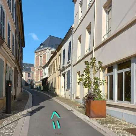 Location Meuble De Tourisme La Rose Des Fables 샤토티에리