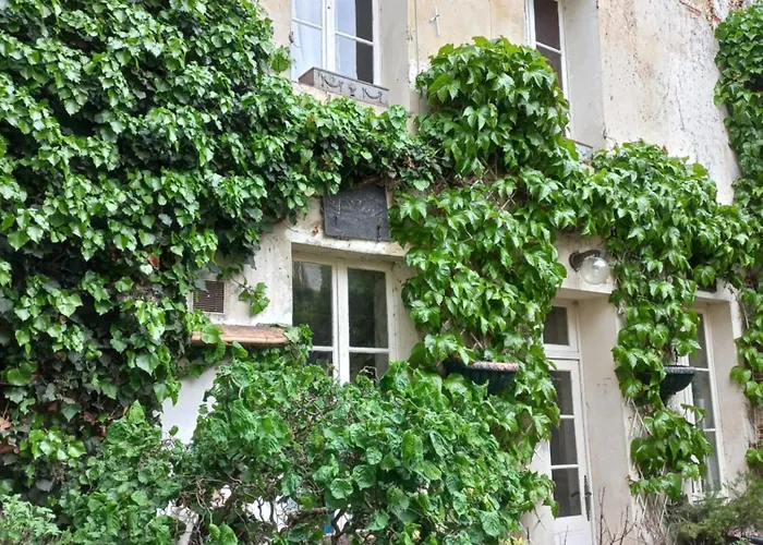 Location Meuble De Tourisme La Rose Des Fables 4* Chateau-Thierry